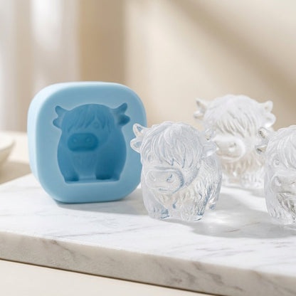 🐮 Mini Highland Cow Ice Cube Mold – Buy 2 Free Shipping